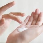 Sedef ve Cilt Kuruluğu İçin Nemlendirici Krem Tarifi